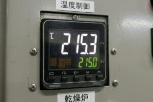 温度調節計・サーモスタットの交換、対応します｜工場設備の温度制御部品の更新・リプレイスをサポート